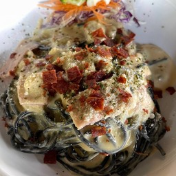 พาสต้าหมึกดำ ซอสคาโบนาร่า แฮม