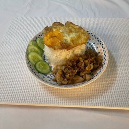 หมูทอดกระเทียม