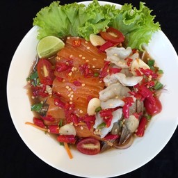 ยำแซลม่อนกุ้งโสดแซ่บปลาร้า