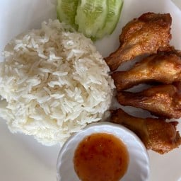 ลำลำ หมูทอด อ่อนนุช