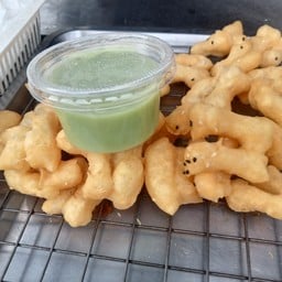 ปลาโก๋เล็กชุดสังขยาใบเตย