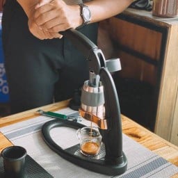 จูจู กาแฟโบราณ คลองสาน