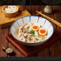 ก๋วยจั๊บหมูสไลด์