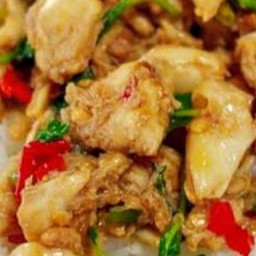 กะเพราไก่ ราดข้าว