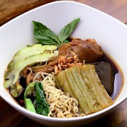 ก๋วยเตี๋ยว น่องไก่