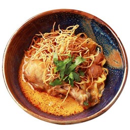 ข้าวซอยไก่ตุ๋นลำไย