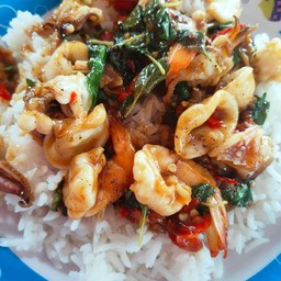 กะเพรากุ้ง