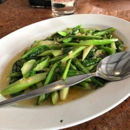 ผัดคะน้าปลาเค็ม