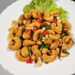 ยำเม็ดมะม่วงหิมพานต์