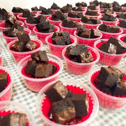 บราวนี่กระปุก ( มีฝาปิด )