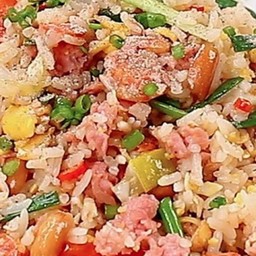 ข้าวผัดแหนม