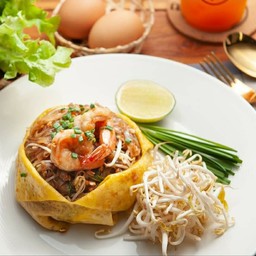 ผัดไทย ห่อไข่ ณ บุรี