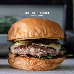 BEEF CHEESE BURGER ORIGINAL