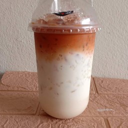 นมหมีชาไทย (เย็น)