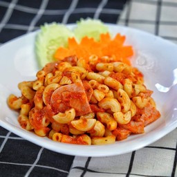 มักกะโรนีซอสมะเขือเทศ แฮม