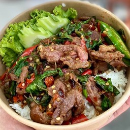 ข้าวกะเพราเนื้อน่องลาย