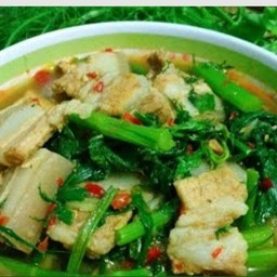 แกงอ่อมหมูใส่ผักชีลาว