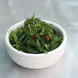 ยำสาหร่ายญี่ปุ่น