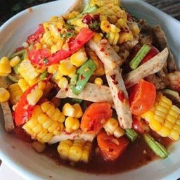 ตำข้าวโพดหมูยอไข่แดง