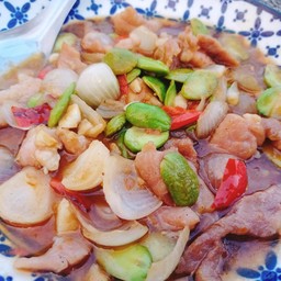 หมูผัดกะปิ