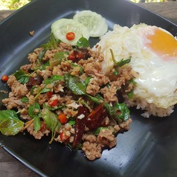 ข้าว กะเพราเนื้อสับ
