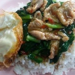 คะน้าหมูชิ้น...ราดข้าว