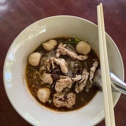 ก๋วยเตี๋ยวเรือน้ำตก ข้าวขาหมู by ครัวจังโก้