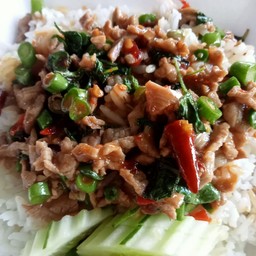 ผัดกระเพราเนื้อ(ราดข้าว)