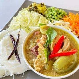 ร้านขนมจีนยายน้อย Nu square หอใน มหาวิทยาลัยนเรศวร  99 ม.9 ต.ท่าโพธิ์ อ.เมือง  จ.พิษณุโลก  65000
