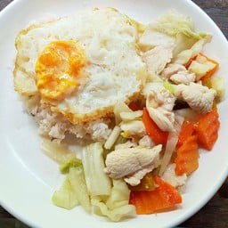ข้าว อกไก่ผัดผักรวม