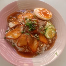 ข้าวหมูแดง