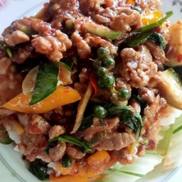 ผัดขี้เมาเนื้อ(กับข้าว)