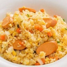 ข้าวผัดไส้กรอก