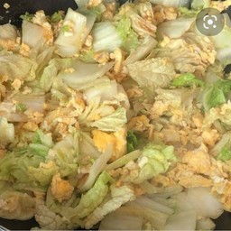 ข้าวราดผักกาดขาวผัดไข่