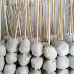 เจ๊นุ่นลูกชิ้นทอด ( ที่ว่าการอำเภอศรีษะเกษ)