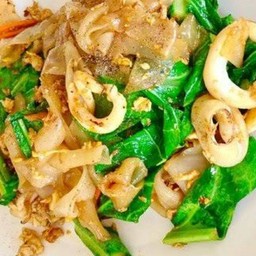 ผัดซีอิ๊วปลาหมึก