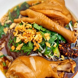ก๋วยเตี๋ยว ซ.18/9แยก8 (ป้ามะ)