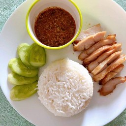 ร้านหมูอร่อย ปาร์คแลนด์