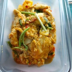 ไก่ผัดผงกะหรี่เป็นกับข้าว