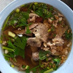 โอม&โอ๊ต ต้มเลือดหมู,อาหารตามสั่ง,หอยทอด,ก๋วยเตี๋ยวหมู