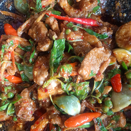 หมูป่าผัดเผ็ด