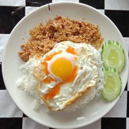 🍚 ข้าวกระเทียม