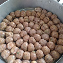 ไส้กรอกข้าว ลูกหมู (เคหะหลวงพ่อเกษม)