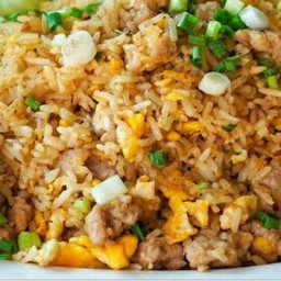 ข้าวผัดหมูสับ