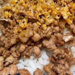 หมูสับกระเทียม...ราดข้าว