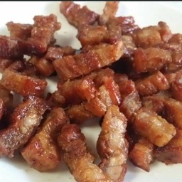 ข้าวราดหมูกรอบคั่วซอสโชยุ