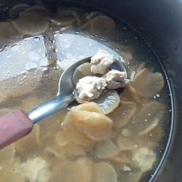 ข้าวแกง เจ๊น้อย