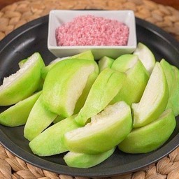 ฝรั่งแช่บ๊วย Byเรนนี่ วงเวียนบางกรวย(วัดชลอ)