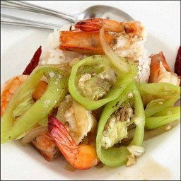 ข้าวราดผัดพริกหยวก