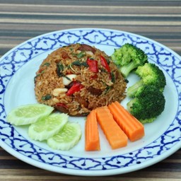 ข้าวผัดกระเพราคลุกข้าว